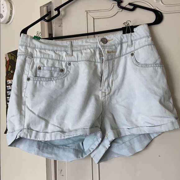 Light wash Aeropostale jean shorts - Picture 1 of 1